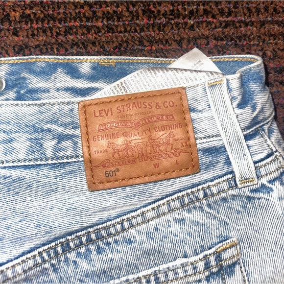 Levi 501 Lightwash Denim Shorts - Picture 3 of 5